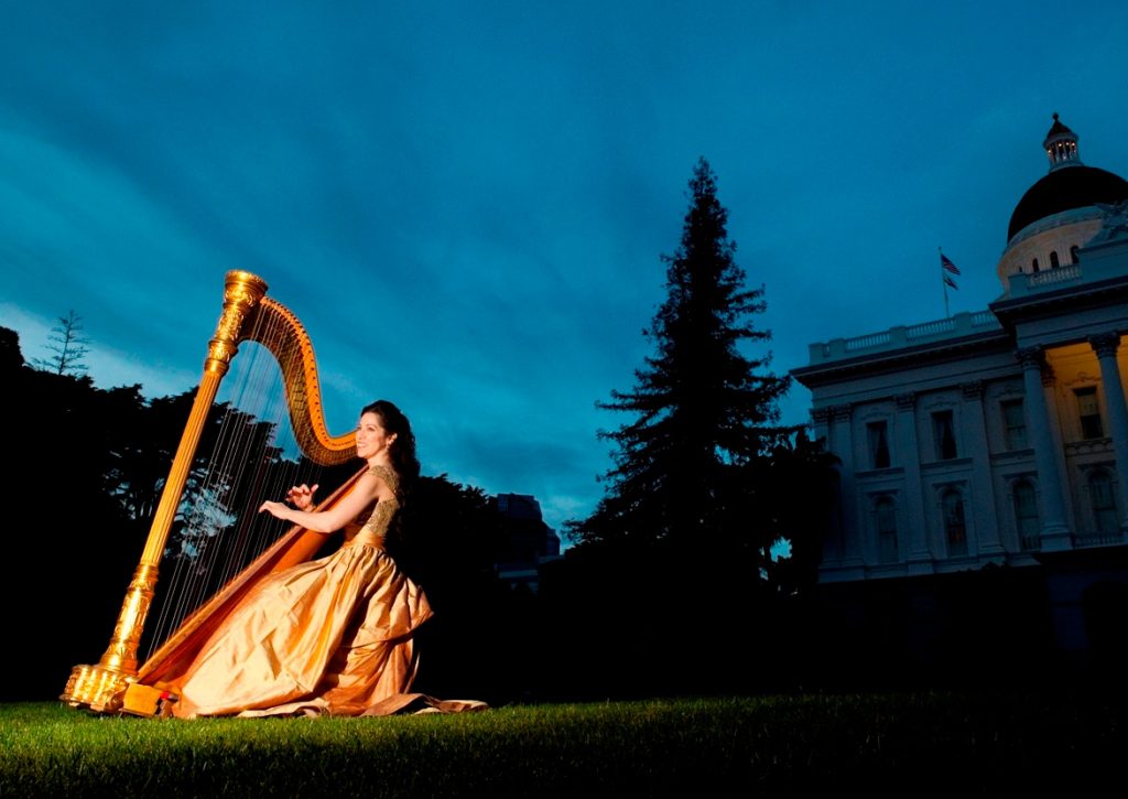 Anna-w_Gold-harp-at-the-Capitol